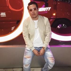 Meet your Posher, Elijah